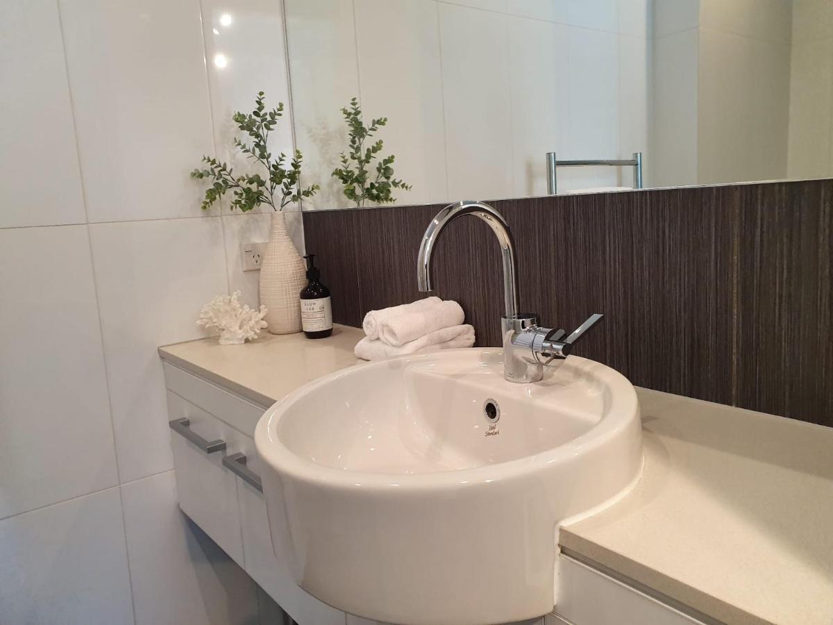 Stylish Haven Luxury Interiors In Prime Location Lejlighed Queenstown Eksteriør billede