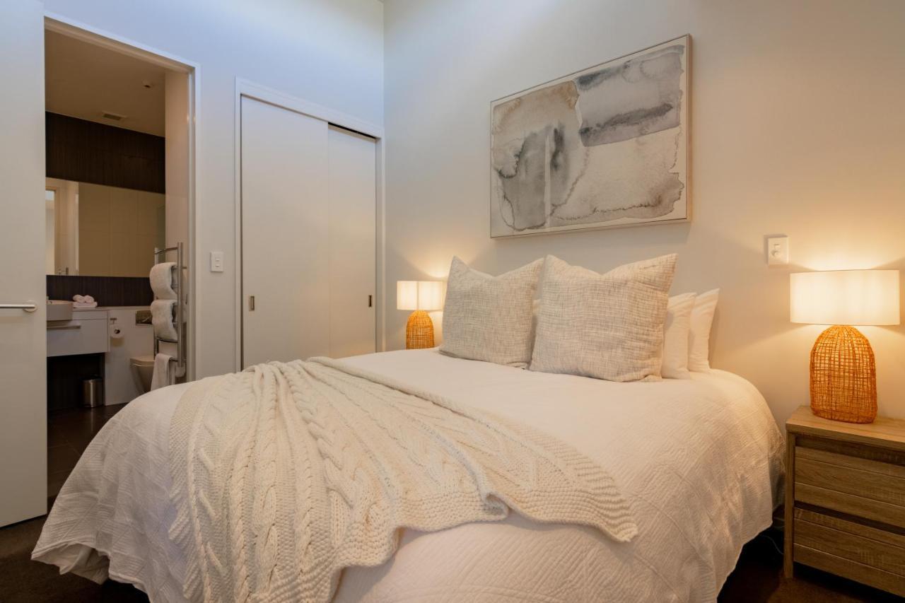 Stylish Haven Luxury Interiors In Prime Location Lejlighed Queenstown Eksteriør billede