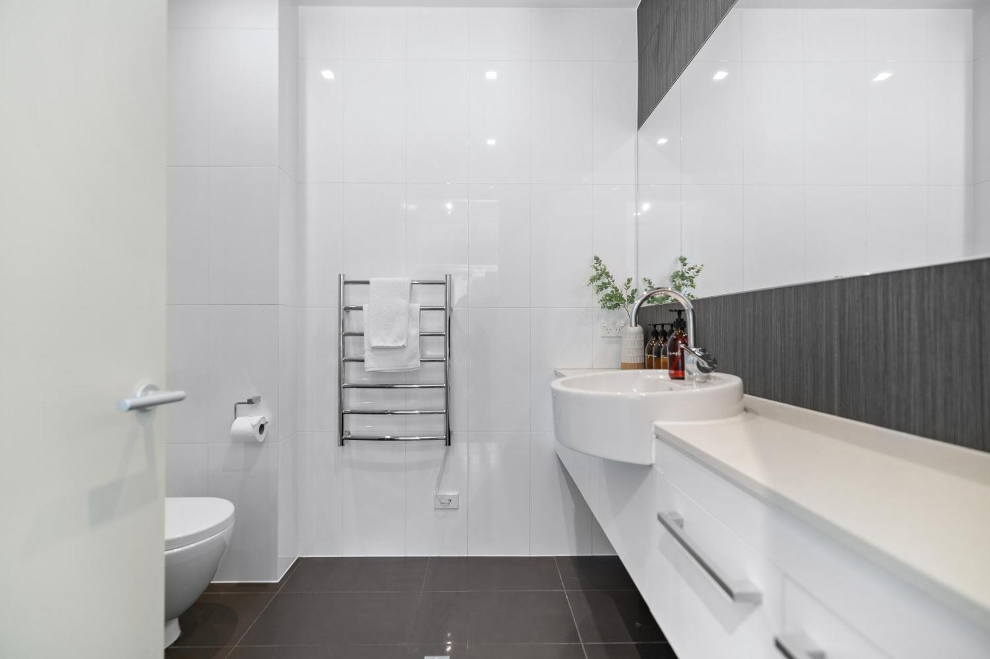 Stylish Haven Luxury Interiors In Prime Location Lejlighed Queenstown Eksteriør billede