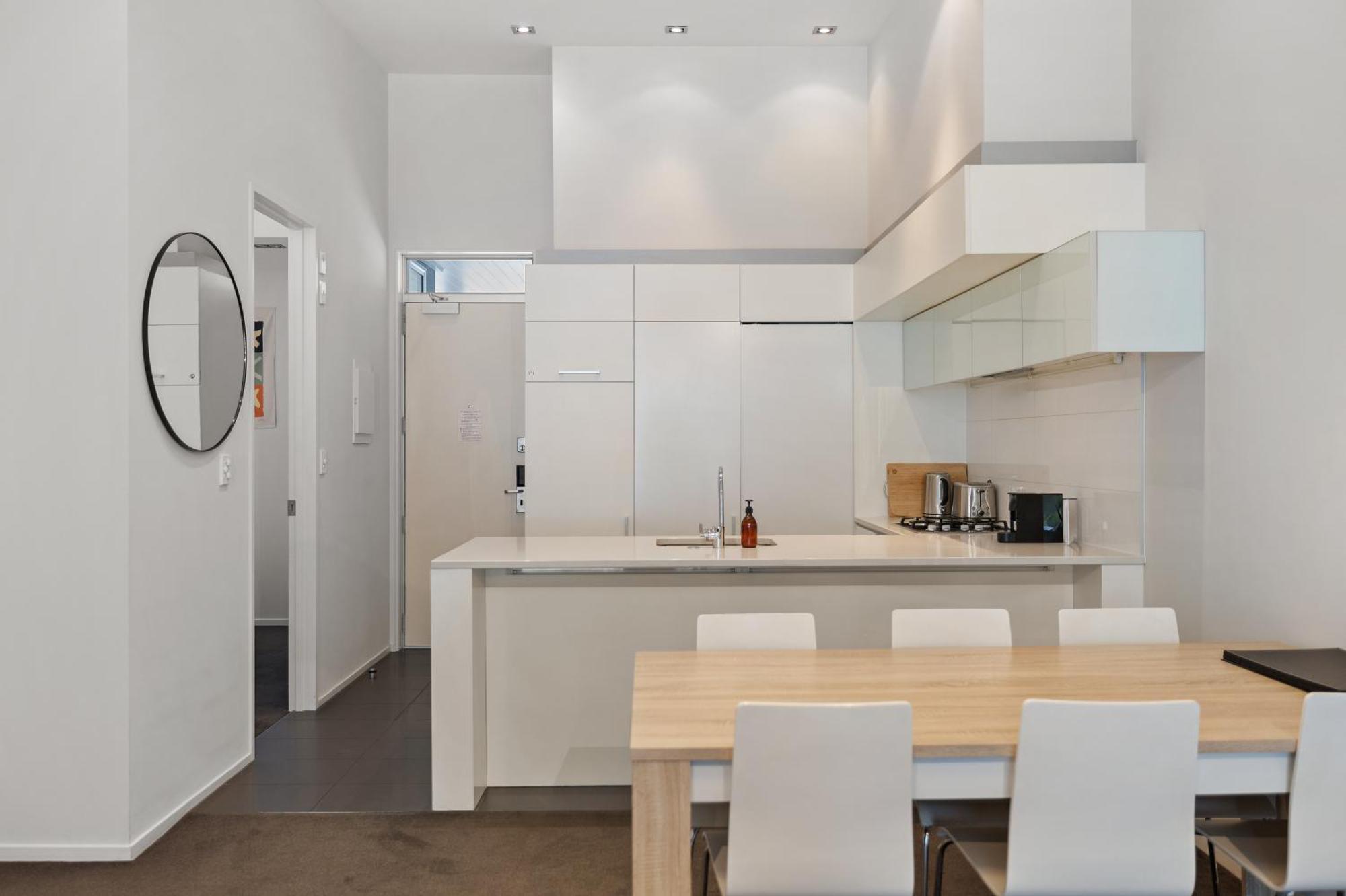 Stylish Haven Luxury Interiors In Prime Location Lejlighed Queenstown Eksteriør billede