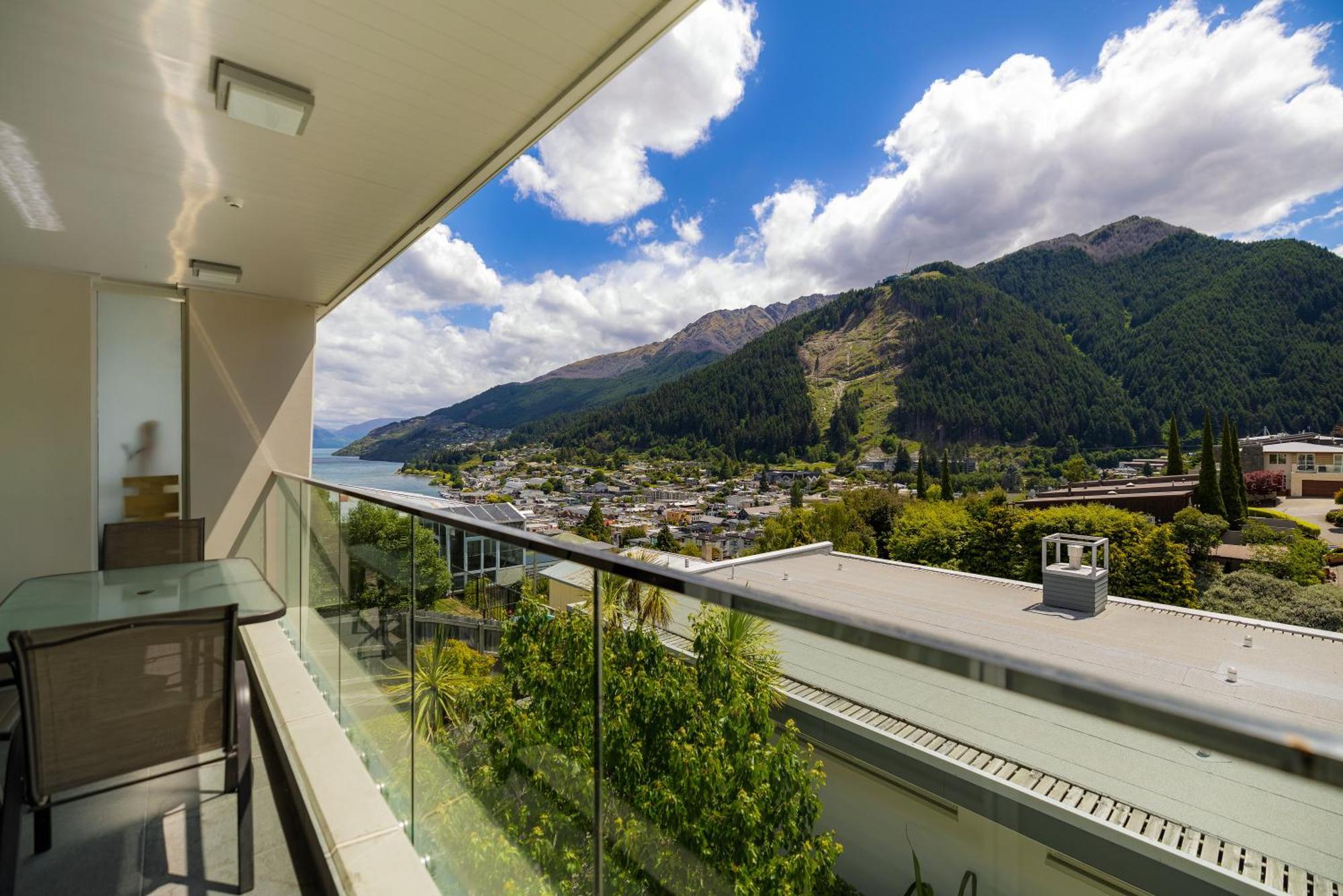 Stylish Haven Luxury Interiors In Prime Location Lejlighed Queenstown Eksteriør billede