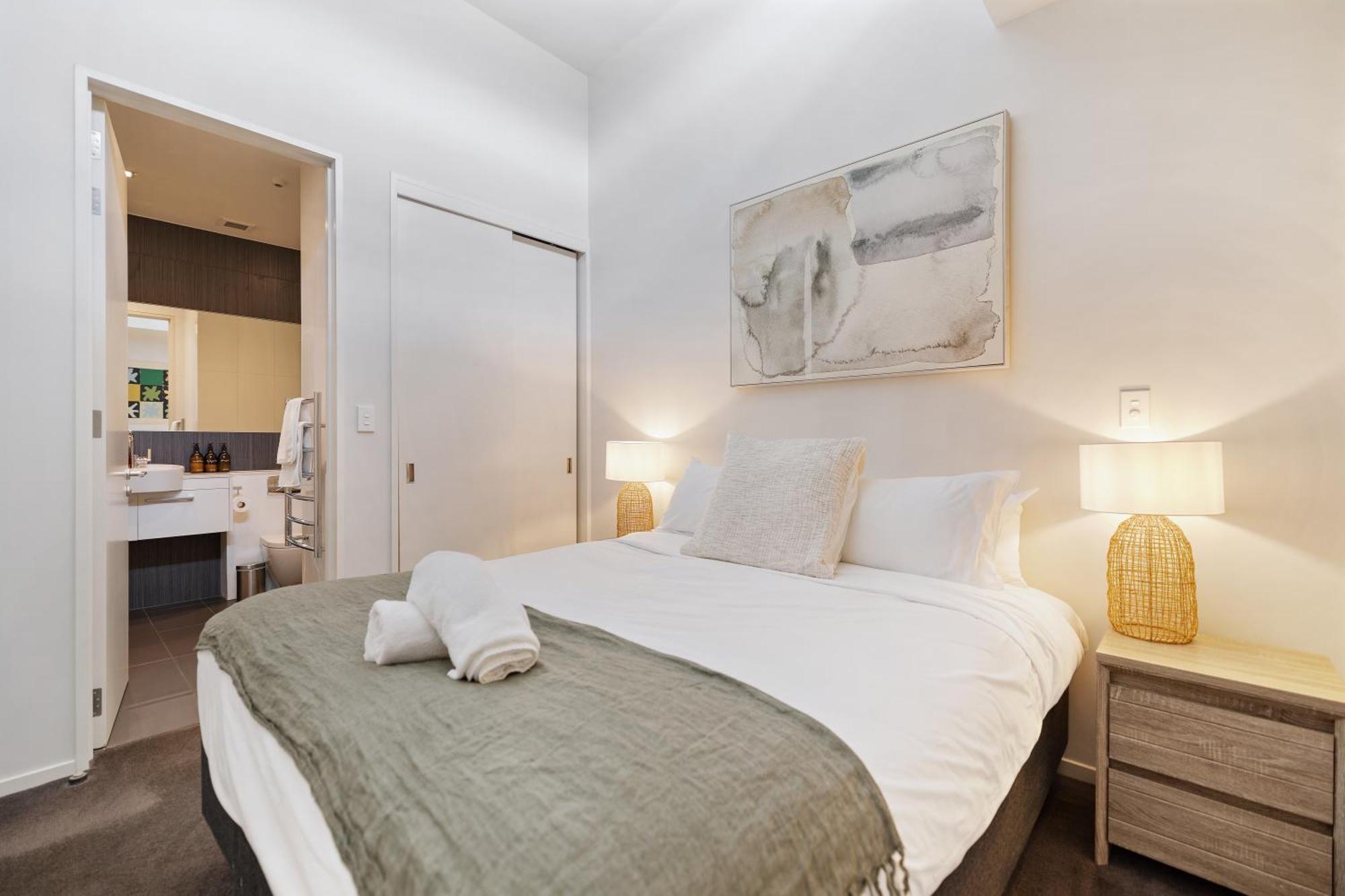 Stylish Haven Luxury Interiors In Prime Location Lejlighed Queenstown Eksteriør billede