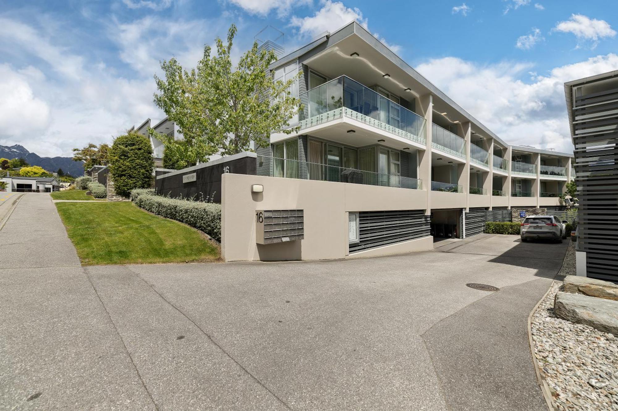 Stylish Haven Luxury Interiors In Prime Location Lejlighed Queenstown Eksteriør billede